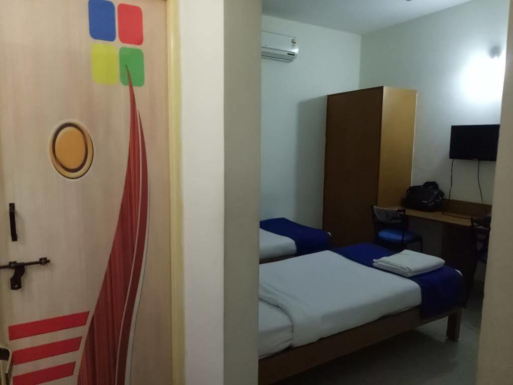 Arra Suites Kempegowda Airport Hotel Бангалор Экстерьер фото