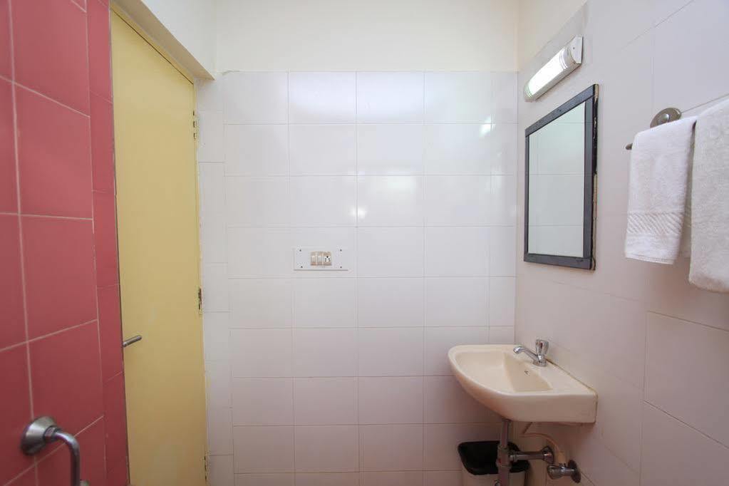 Arra Suites Kempegowda Airport Hotel Бангалор Экстерьер фото